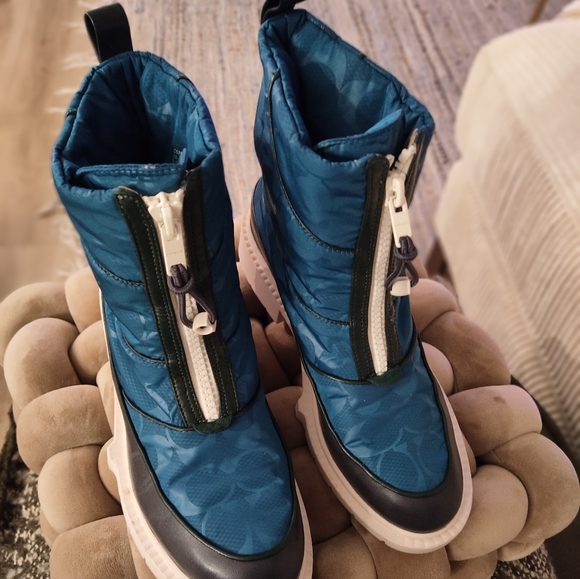 Coach Shoes - Coach Blue and White Winter Boots
